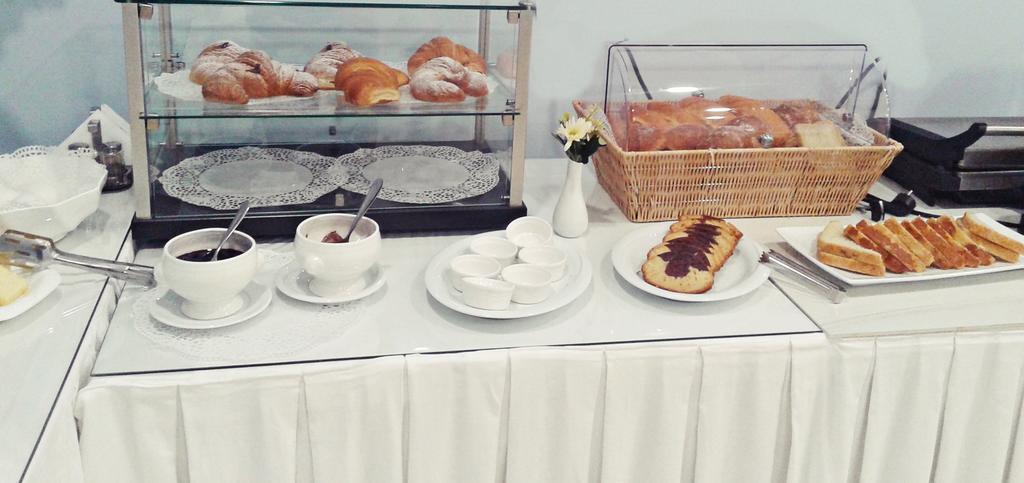 Capital Tirana Hotel Bruci 외부 사진